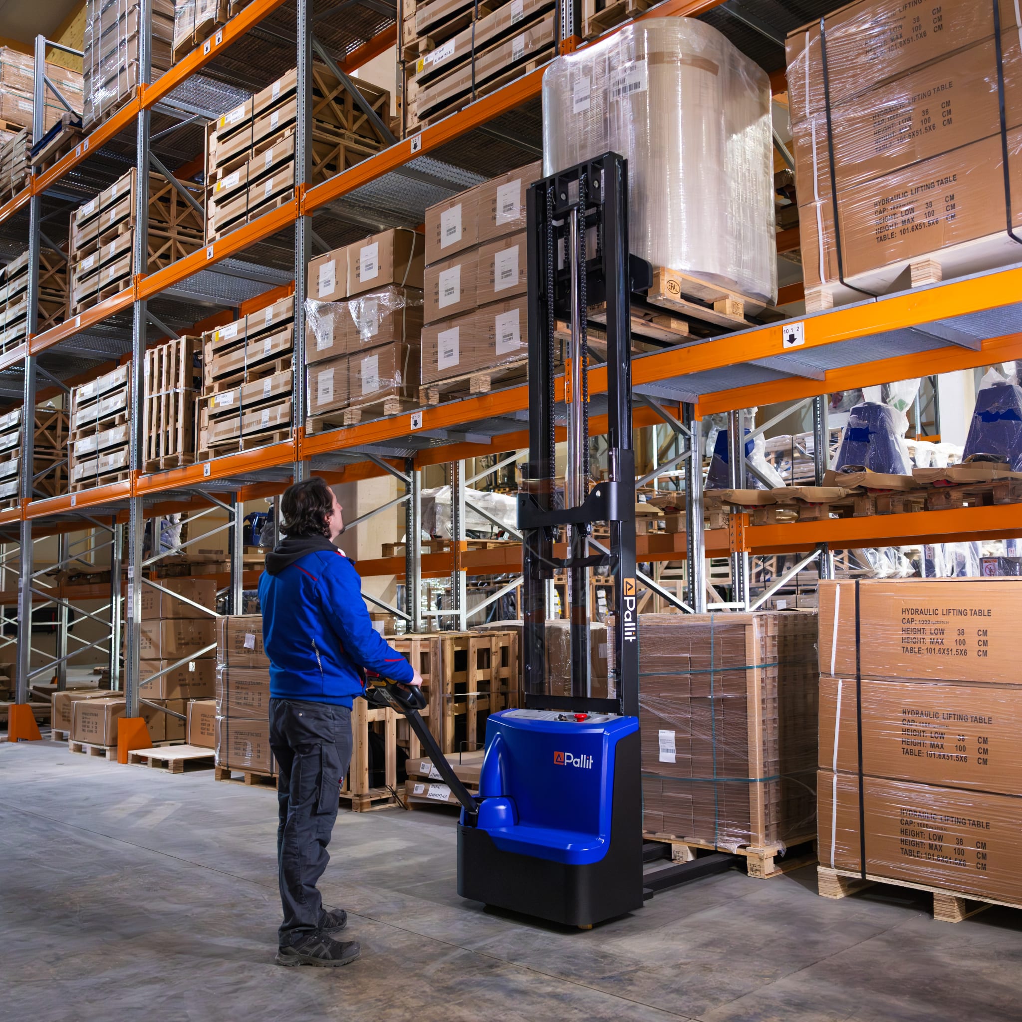 EXACT pedestrian stacker with proportional lift